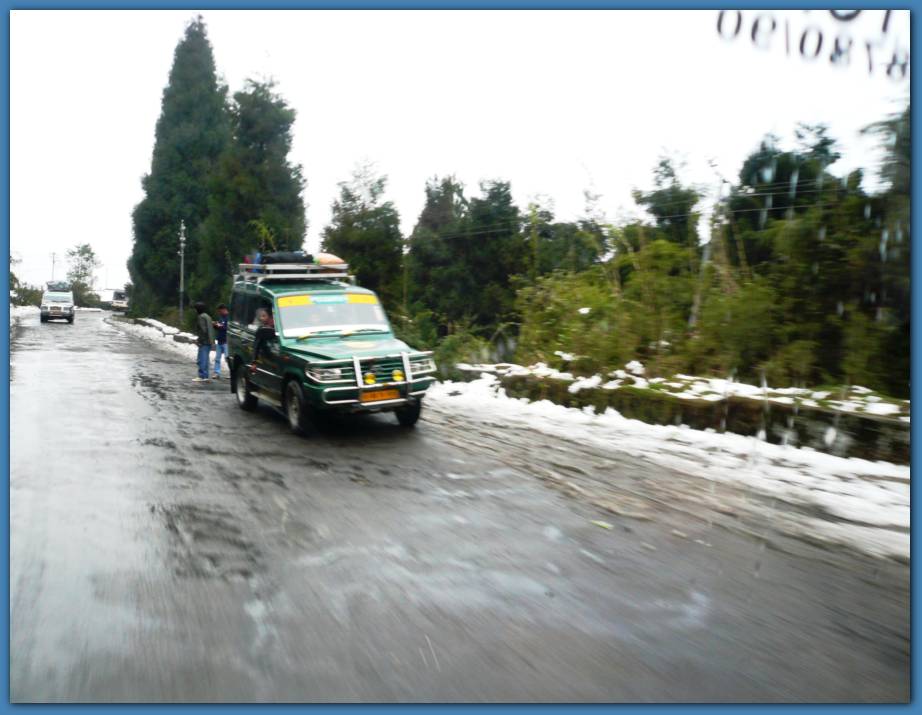 900x692 pixels (73K)